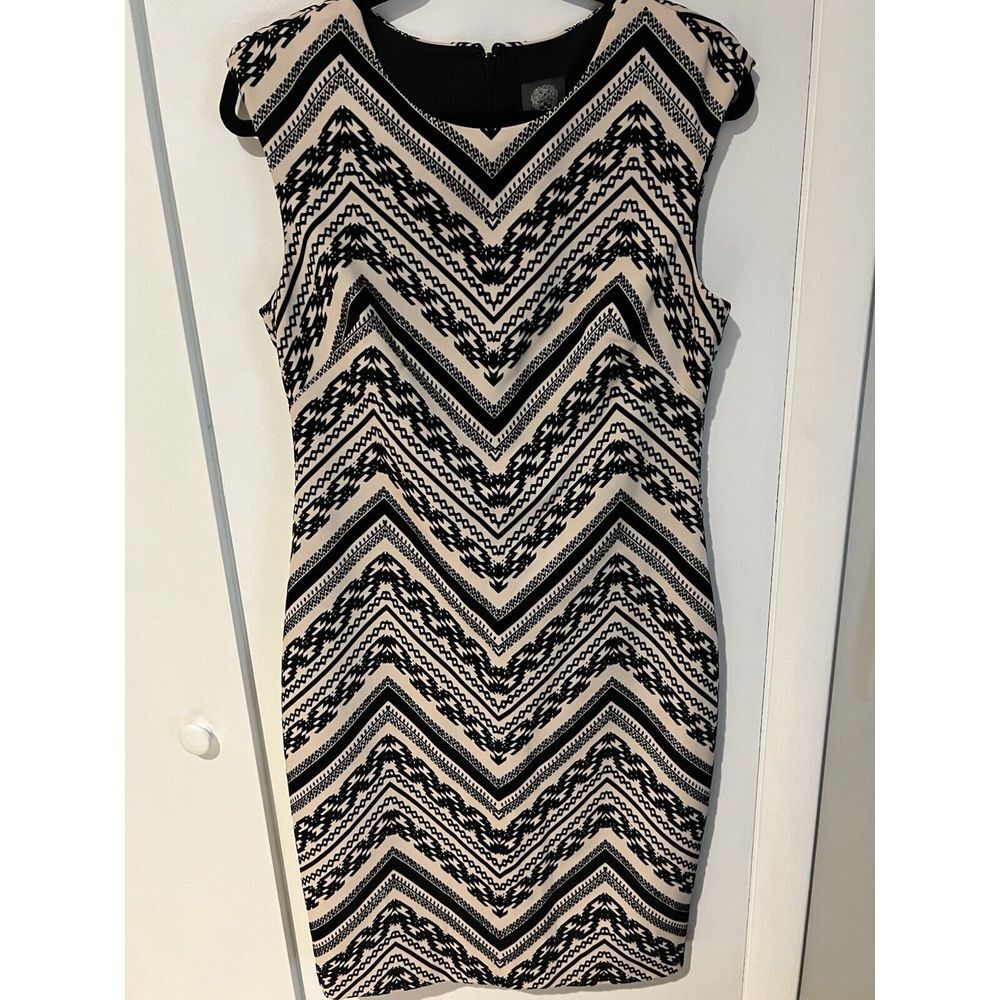 Vince Camuto Flocked‎ Velvet Chevron Sheath Dress SIze 10 Black Cream EUC